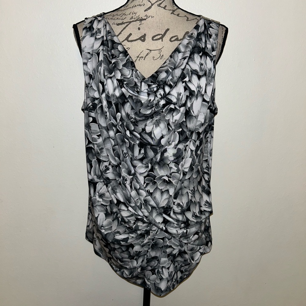 🩶MICHAEL Michael Kors Floral Top🩶